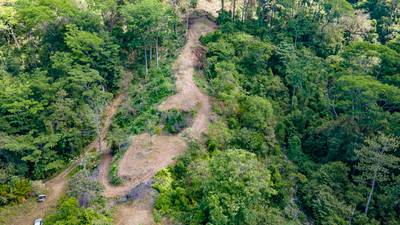 Excellent Dream Home Or Mini-Development Opportunity: 2.2-Acre Ocean View Property in Ojochal, Costa Rica image 2