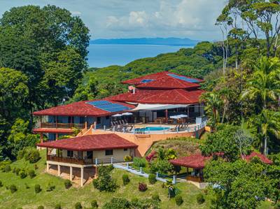 Oceanview Boutique Hotel and Villas Overlooking the Iconic Whale’s Tail image 4