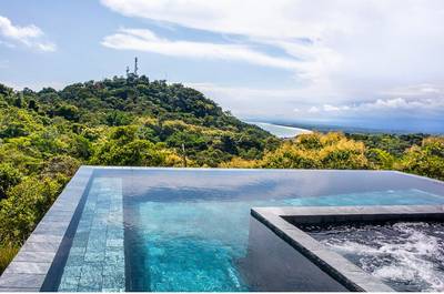 Luxury Oceanview Villa in Manuel Antonio image 3