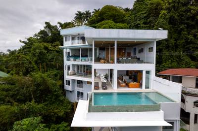 Luxury Income Producing Villa in Manuel Antonio image 1