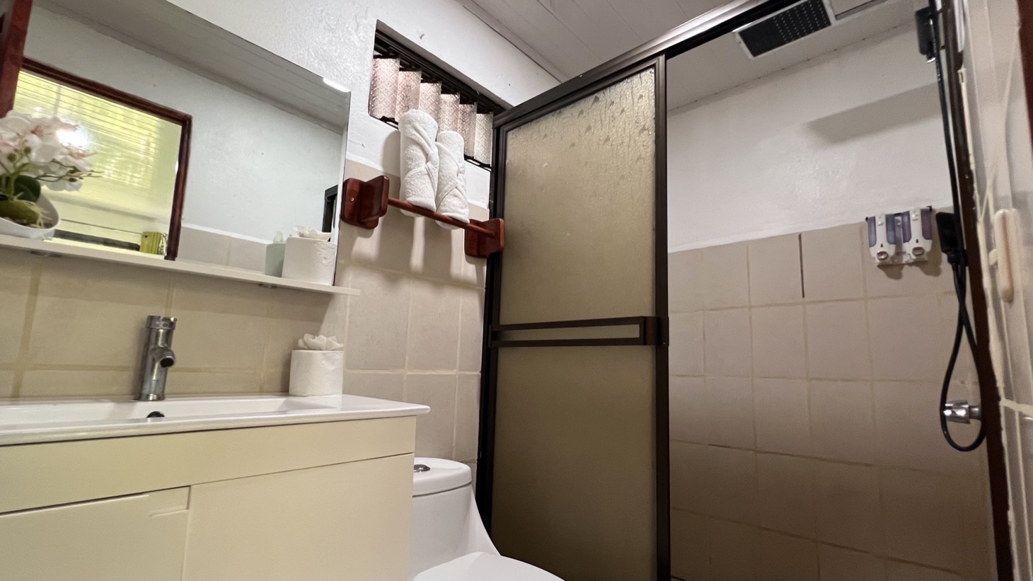 Turnkey Hotel With 24 Rooms, Pools & Restaurant - Prime Location in Golfito selected
