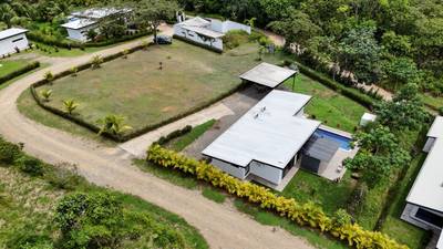 Mountain View 3 Bedroom Home in Toucan Gated Community image 3