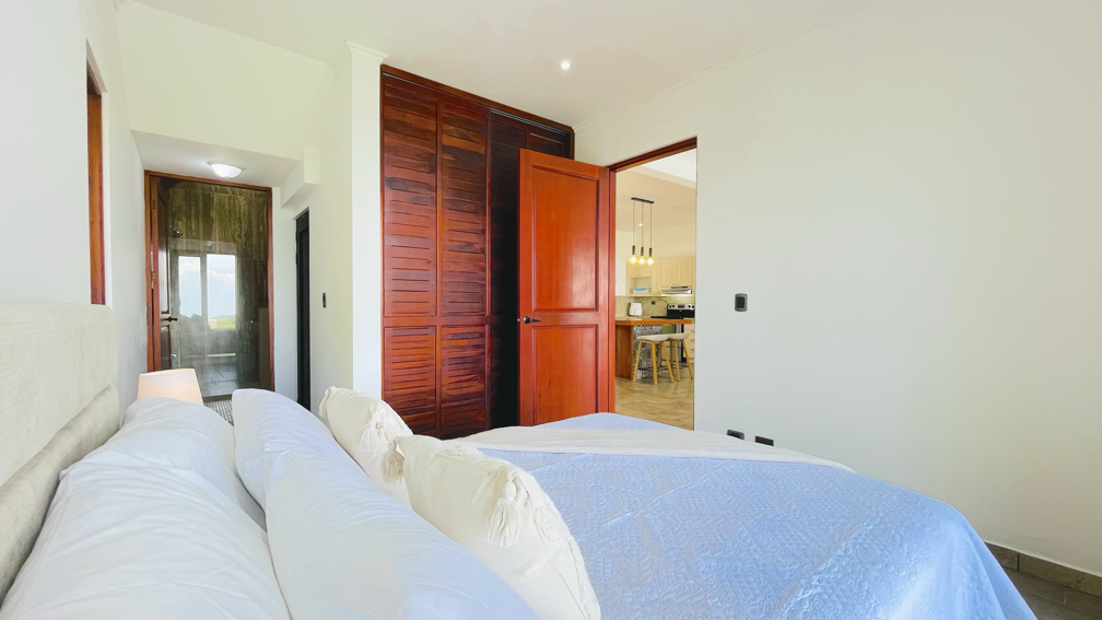 Luxury Ocean View Estate in Ojochal, Costa Rica — 6-Suite Home with Infinity Pool, Ideal for Wellness Retreats or Boutique B&B selected