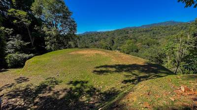 1.3-Acre Mountain View Land with 3 Building Sites in Uvita image 2