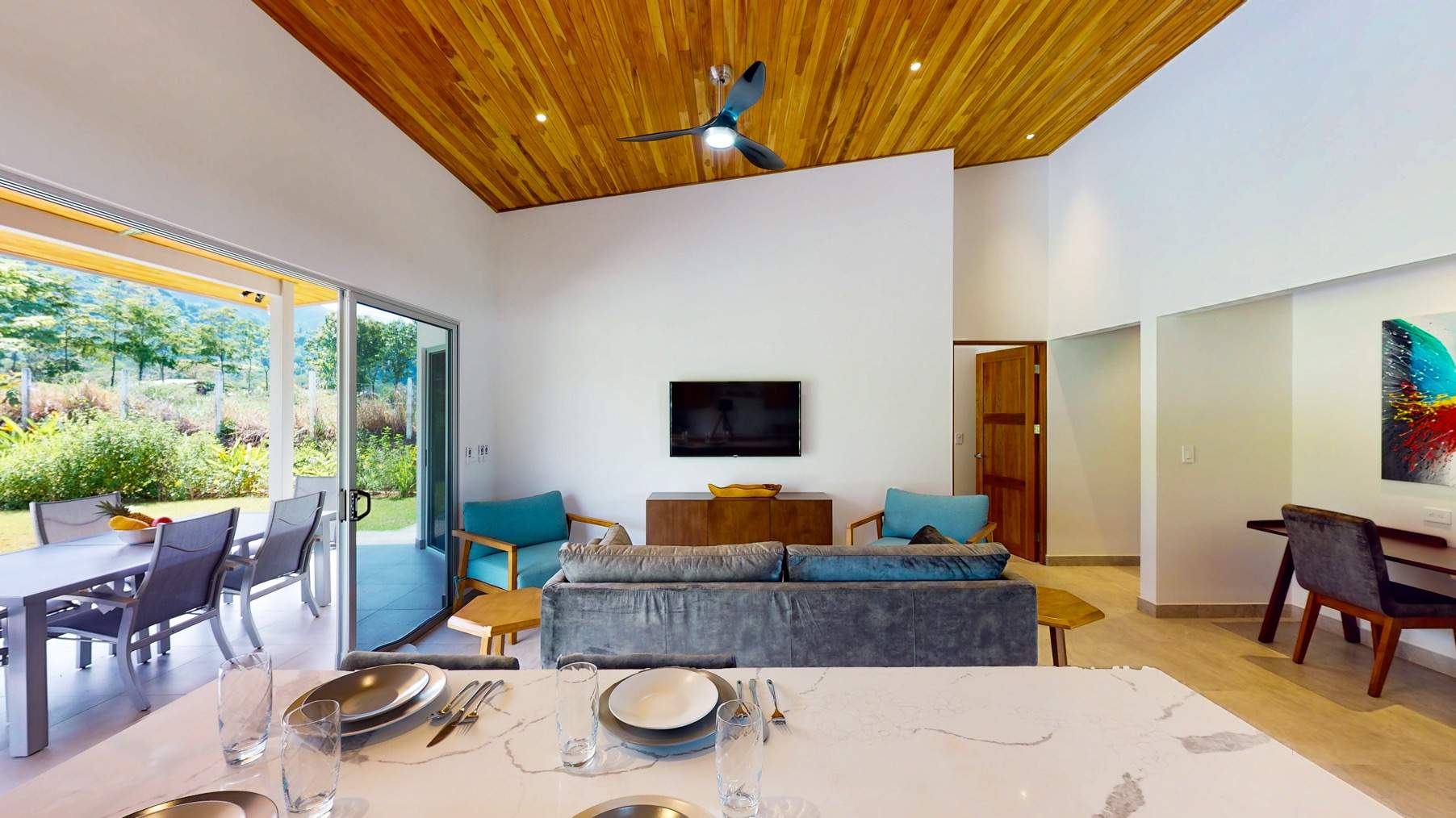 3 Bedroom Home With Panoramic Mountain View