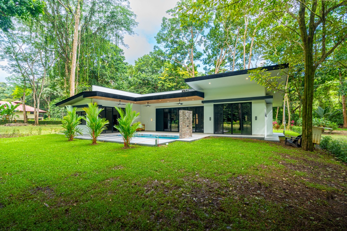 Modern Jungle Retreat in Costa Rica’s Southern Zone selected