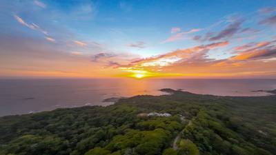 Whale's Tail Ocean Views Luxury Hilltop Estate image 2