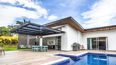 Mountain View 3 Bedroom Home in Toucan Gated Community image 1