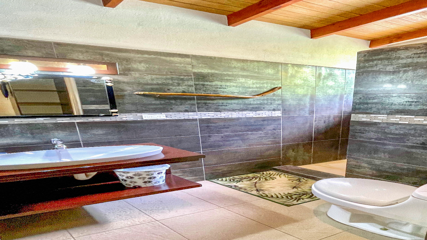 2.24 ACRES – 7 Bedrooms Ocean View Boutique Hotel With Two Pools, 5 Minutes to Uvita, Multiple Rental Options!! selected