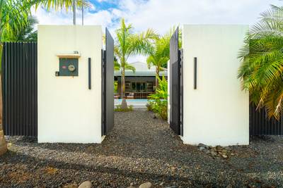 Income Ready Boutique Investment near Whale's Tail Beach image 5