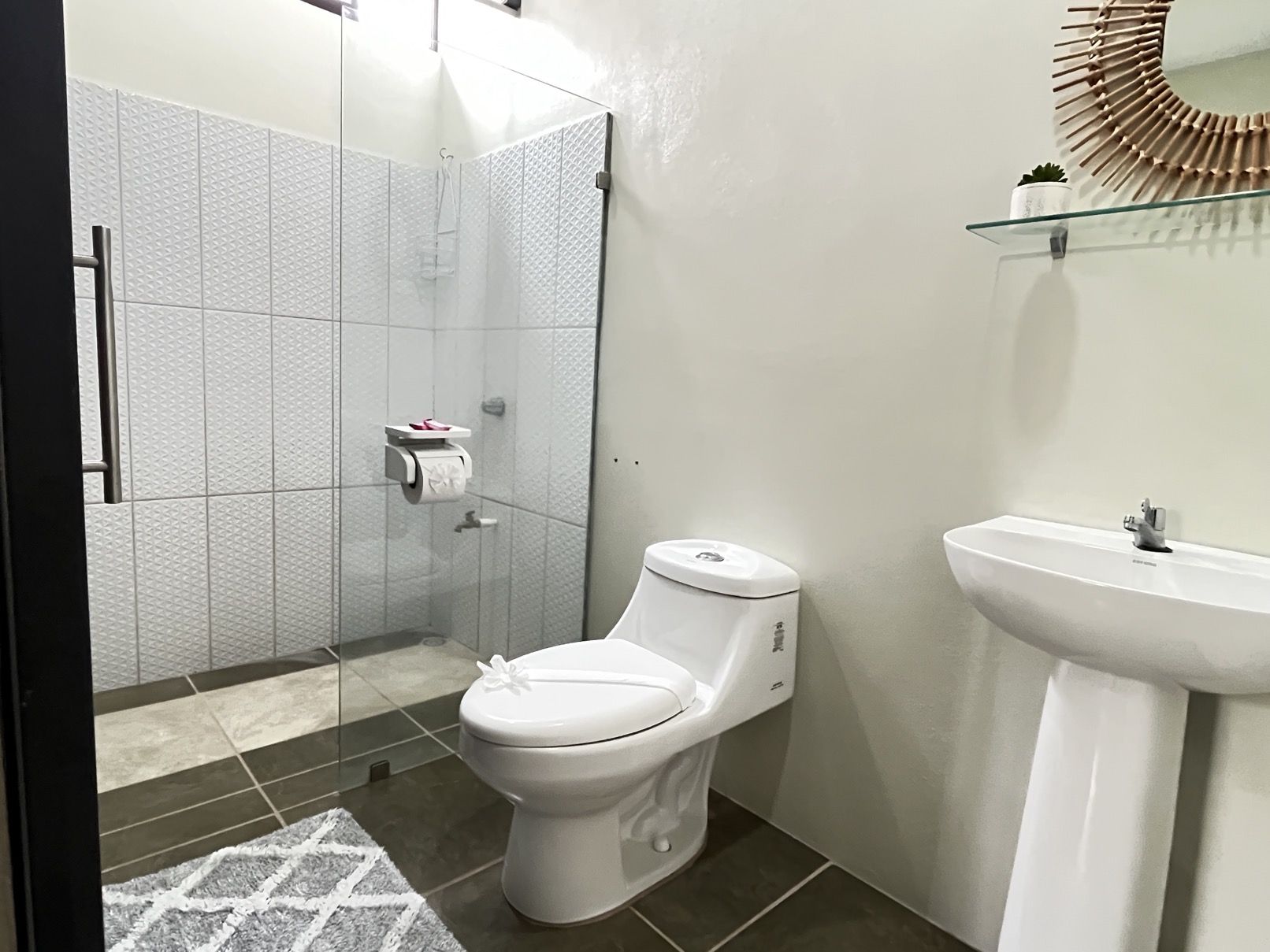 Prime Investment Opportunity in Uvita: Income-Producing Fourplex Just 300 Meters from the Beach selected