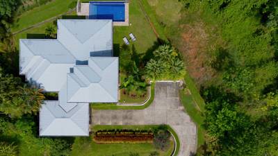 Luxury Coastal Living in Ojochal with Panoramic Ocean Views image 4