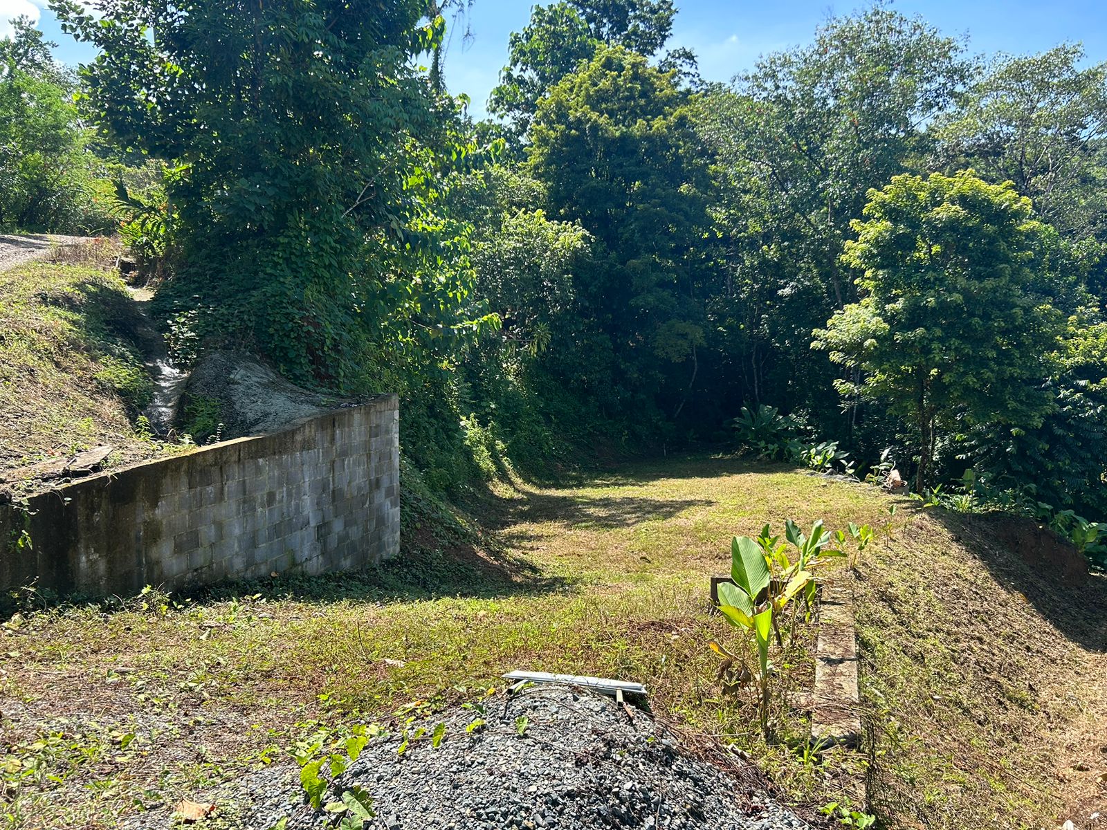 Prime 0.8-Acre Parcel in Uvita: Ideal for Your Dream Coastal Home selected
