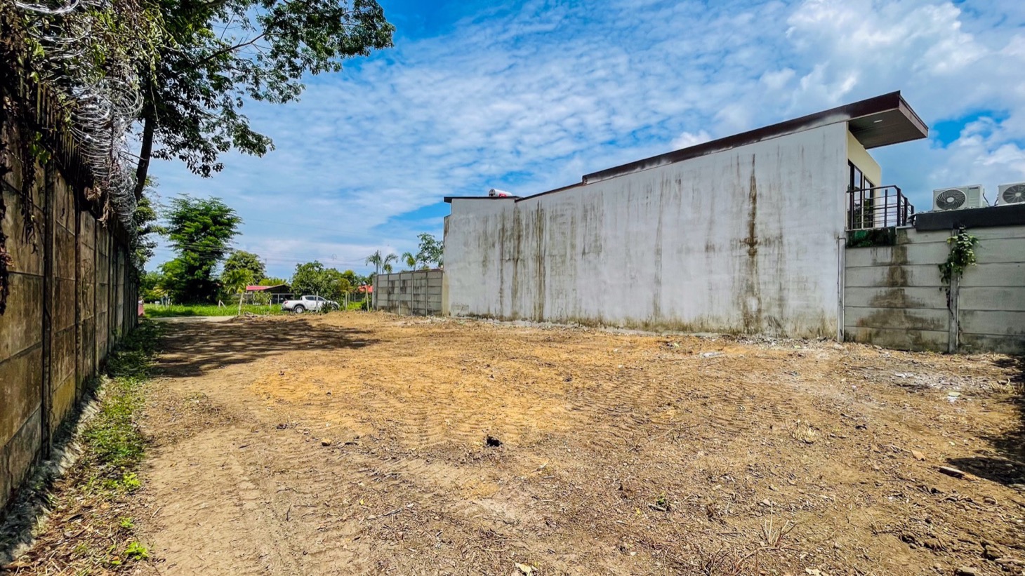 Prime Location in the Heart of Uvita | Flat, Usable Land with Endless Potential selected