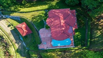 Elegant 3 Bedroom + Office Jungle Home in Puesta Del Sol, Ojochal image 3