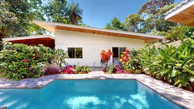 2 Bedroom Solar Home with Creek Frontage image 1