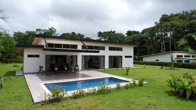 Brand New House For Sale in Ojochal Costa Rica image 1