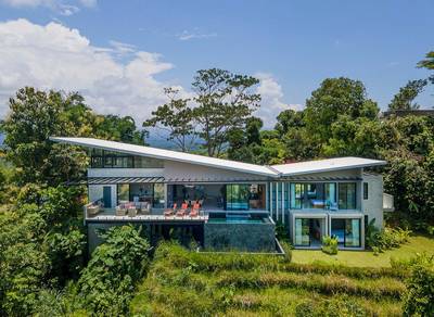 Luxury Oceanview Villa in Manuel Antonio image 1