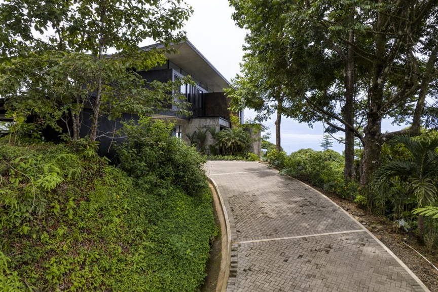 Modern Architectural Masterpiece in Costa Rica’s Southern Pacific selected