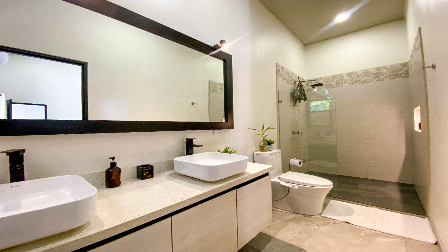 Tropical 4-Bedroom Home for Sale in Uvita | Pool & Airbnb Income selected