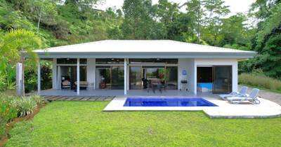 Tropical Turnkey Retreat in Gated Community image 1