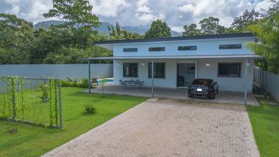 Modern 3-Bedroom Home at the End of a Quiet Road in Uvita image 1