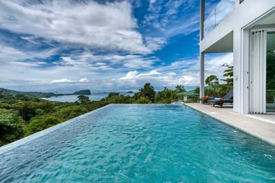 Luxury Income Producing Villa in Manuel Antonio image 5