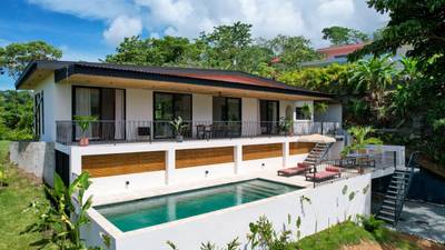 New Modern Ojochal Home with Pool, Office & Mountain Views 24/7 Security image 1