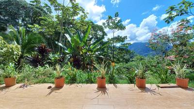 Charming Mountain Retreat with 2 Bedroom Home with Rustic Cabin image 3
