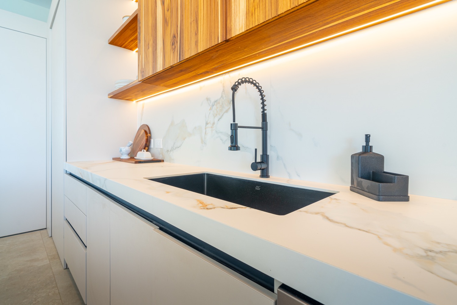 Luxury 5-Bedroom Estate with Panoramic Pacific Ocean & Jungle Views selected