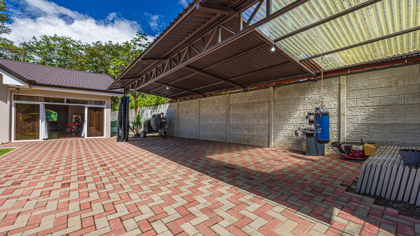 5-Bedroom Residence in Prime Uvita Location selected
