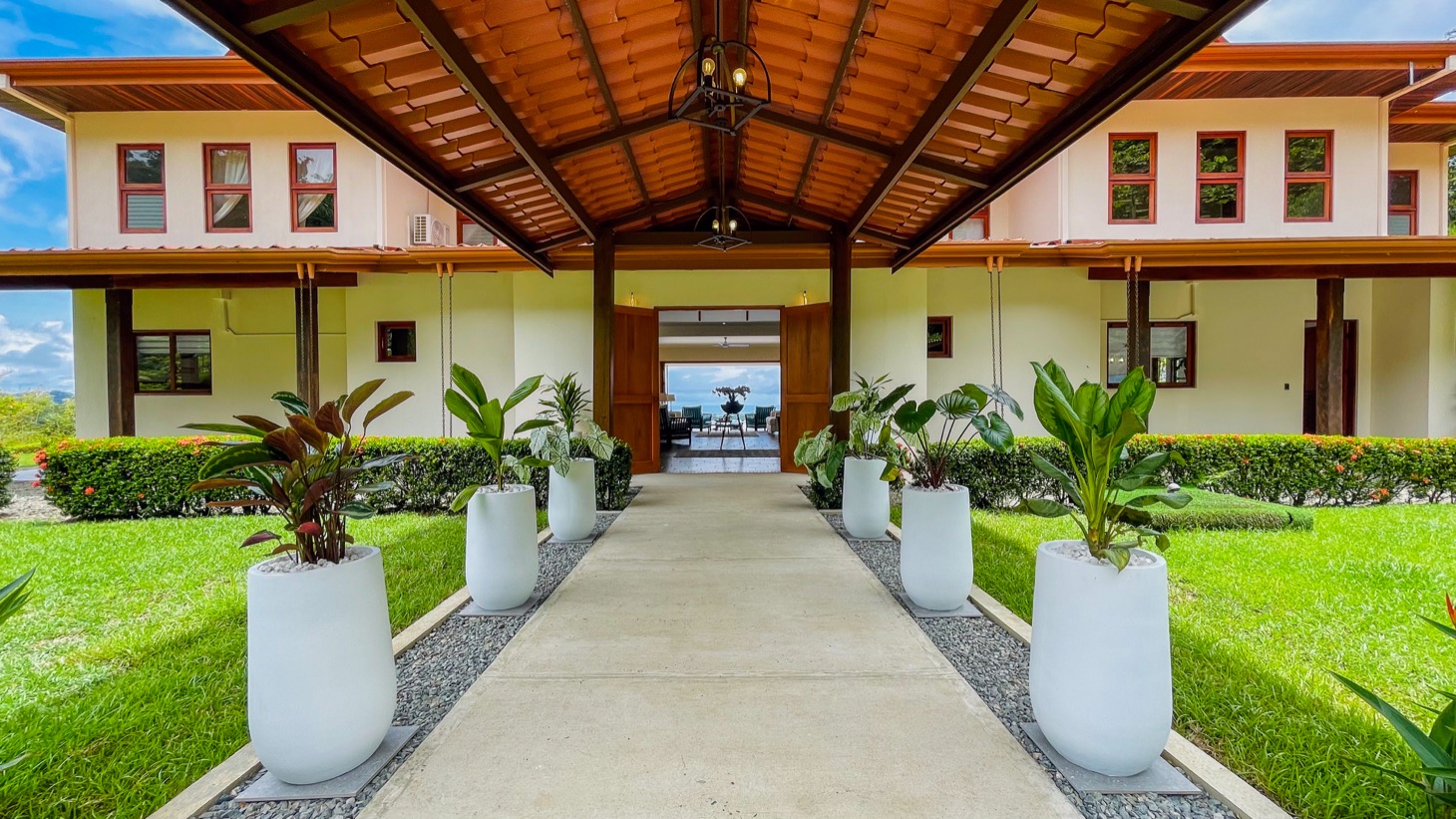 Luxury Ocean View Estate in Ojochal, Costa Rica — 6-Suite Home with Infinity Pool, Ideal for Wellness Retreats or Boutique B&B selected