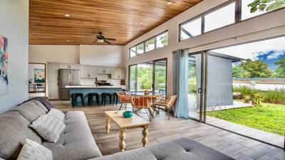 Mountain View 3 Bedroom Home in Toucan Gated Community image 5
