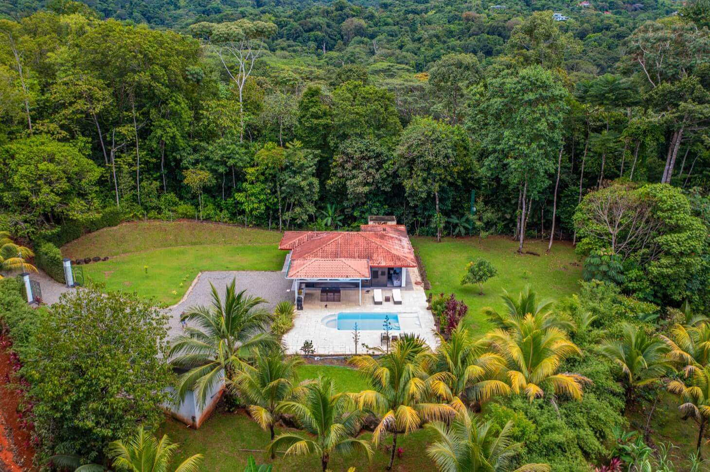 Excellent home in quiet town of Cinco Ventanas, Costa Rica