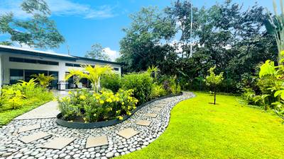 Modern 3BR Home in Highly Desirable Gated Community in Ojochal Costa Rica image 5