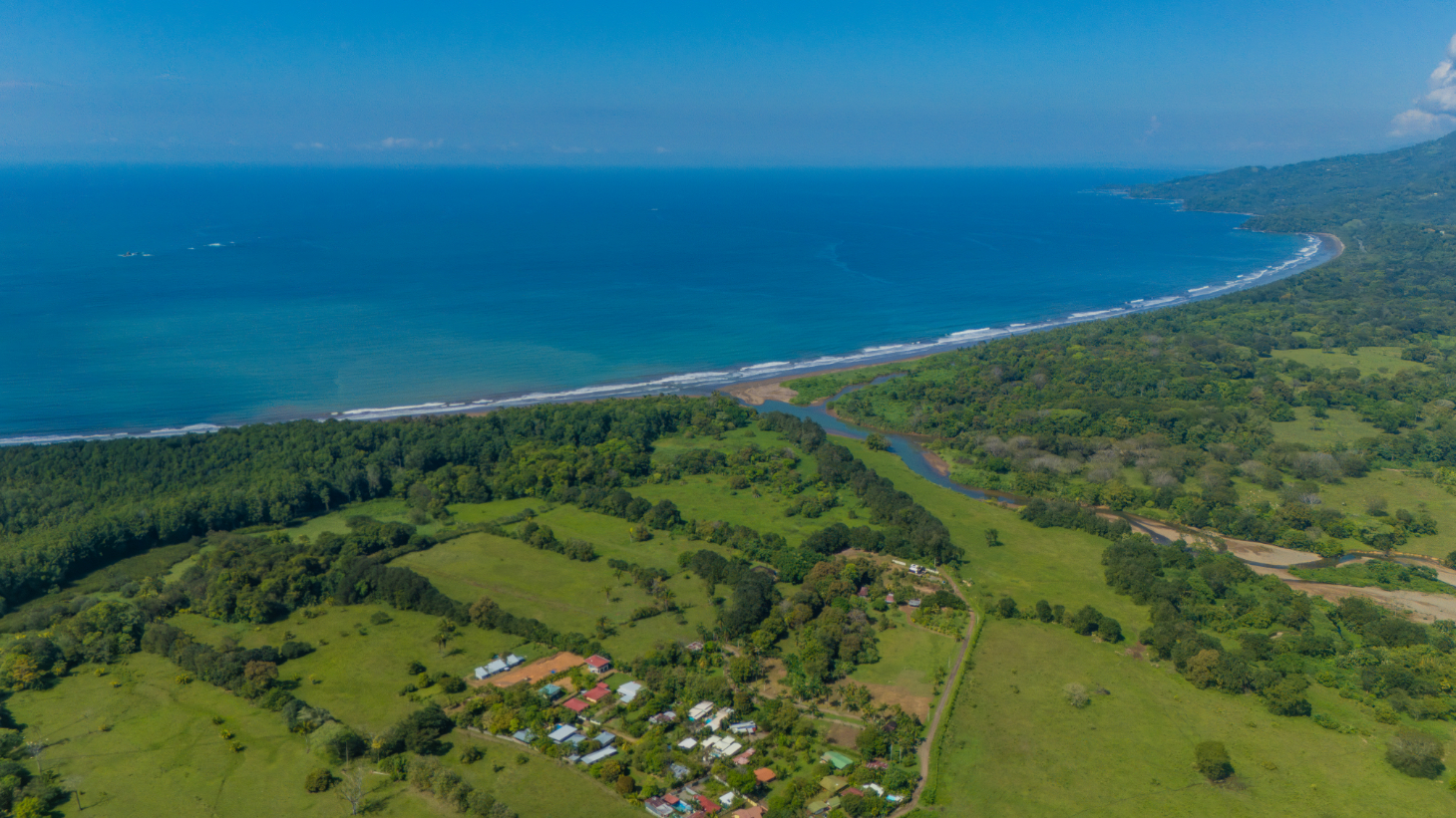 Apartments within Walking Distance to the Beach In Uvita – 0.21 Acres selected