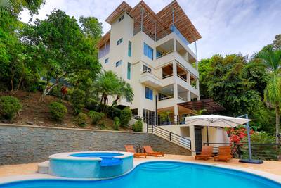 Serene Retreat with Income Potential in Manuel Antonio image 1