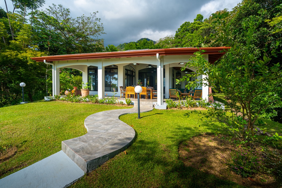 Villa Allamanda — Solar-Powered Luxury Retreat with Ocean Views in the Mountains of Tres Ríos selected