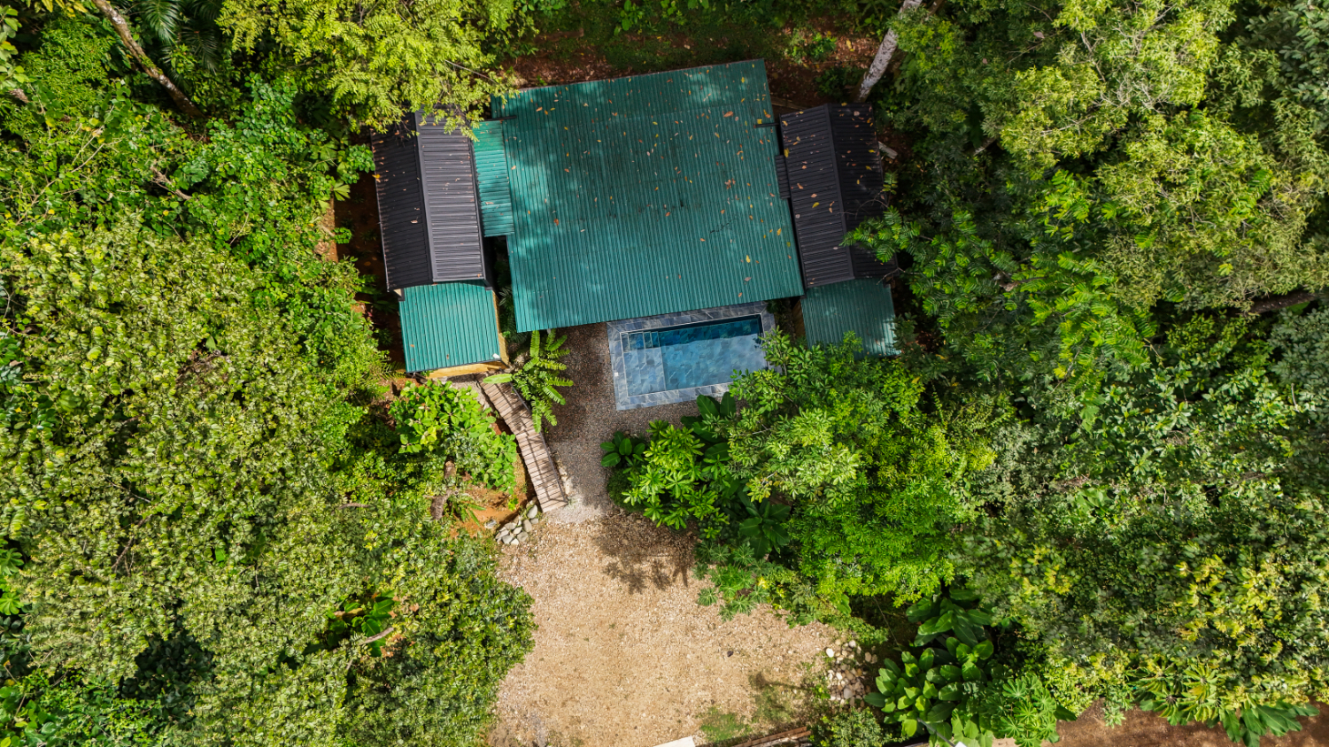 Turn-Key Luxury Boutique Jungle Bungalows + Build-Ready Expansion site – Profitable Airbnb in Ojochal selected