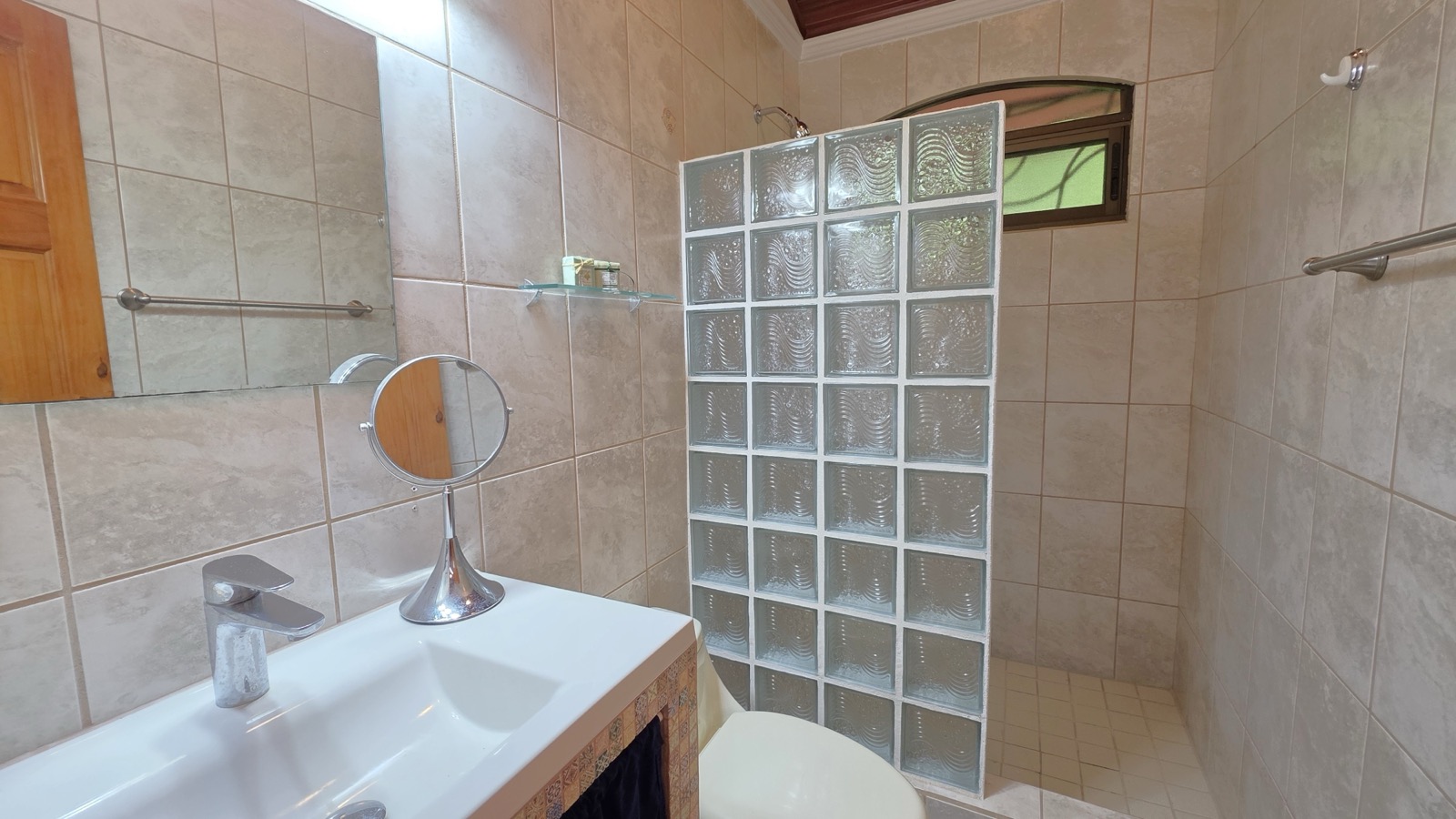 Easy Access Mountainview Oasis in Ojochal selected