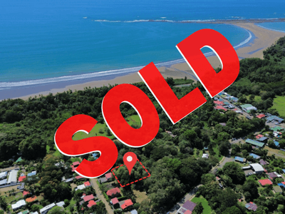 Prime 0.37-Acre Build-Ready Lot Steps from Marino Ballena National Park in Uvita image 1