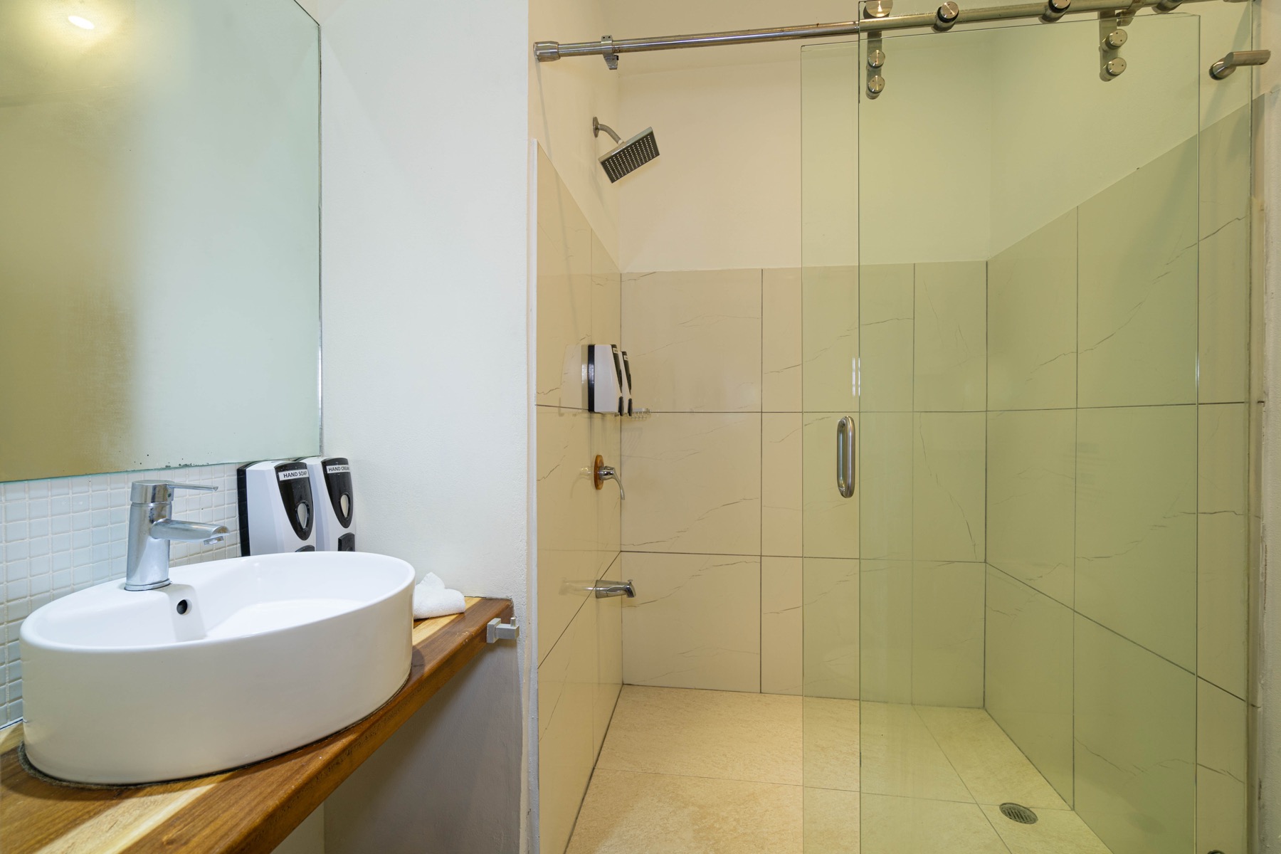 Turnkey Boutique Hotel in Prime Manuel Antonio Beach Location selected