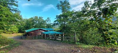 Rustic Elegance in the Heart of Nature – Tres Ríos Mountain Retreat with Expansion Potential image 1