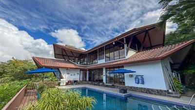 Panoramic Ocean View 4-Bedroom Home with Big Pool in Ojochal Costa Rica image 2