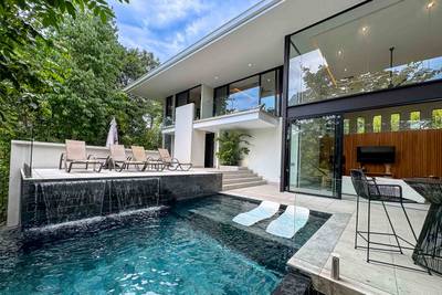 Elegant Jungle Villa in Manuel Antonio image 1