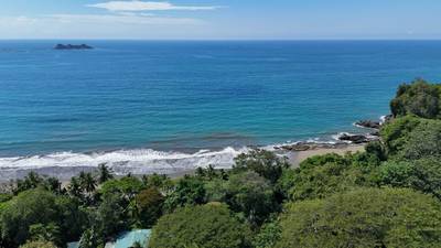 Rare Beachfront Lot Privately Located in Ballena Beach image 5