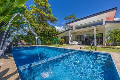 Tropical Modern Pool Residence Minutes from Marino Ballena National Park image 3