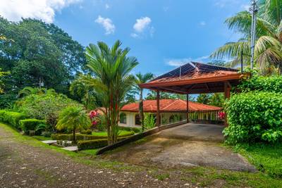 Move-In Ready Jungle Home in Gated Community image 3