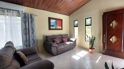 Affordable Home in Hatillo – Just 5 Minutes from Playa Dominical & Playa Linda image 4