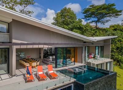 Luxury Oceanview Villa in Manuel Antonio image 4